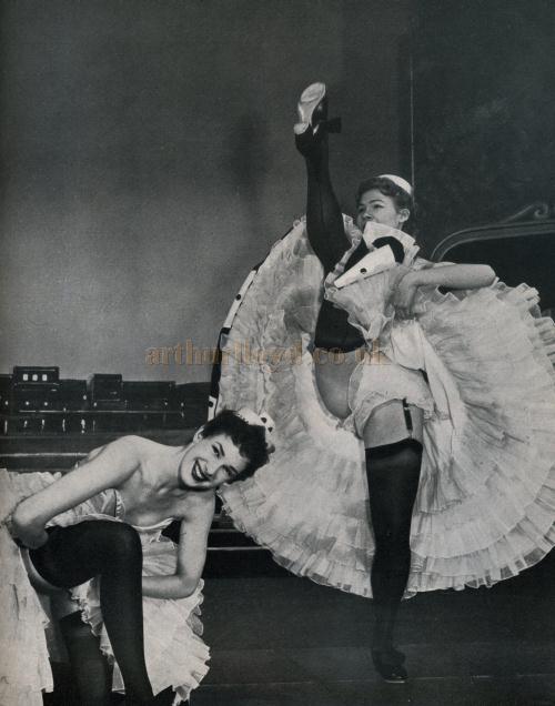Frankie James and Patsy Atkins in traditional costume in traditional pose.