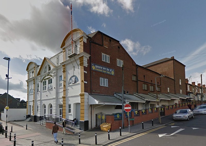 A Google StreetView Image showing the former Empire Theatre, Smethwick in June 2014 - Click to Interact.
