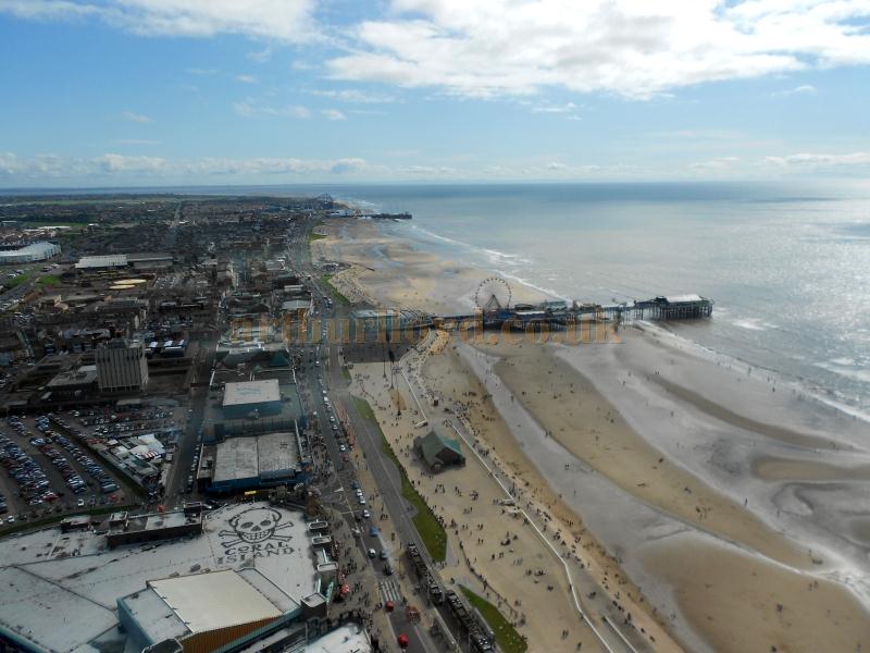 The View from the top of the Blackpool Tower in August 2012 - Photo M.L. 