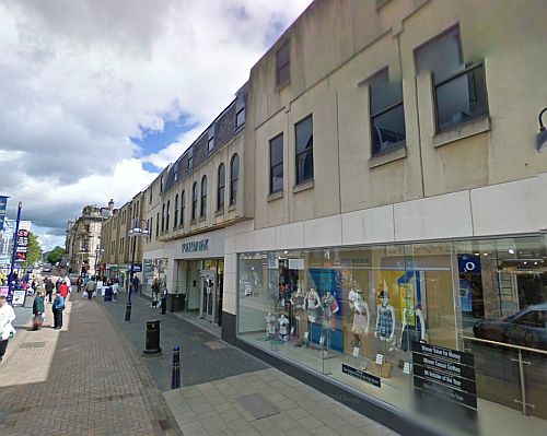 A Google StreetView Image of the site of the High Street Entrance to the Olympia Theatre, Dunfermline today - Click to Interact.
