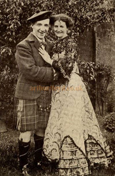 Harry Lauder and his wife Nance in their garden - Courtesy Graeme Smith.
