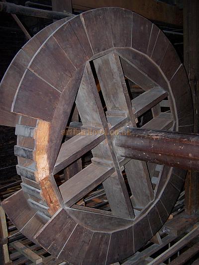 Early flying equipment at the Comedy Theatre in September 2009 - Photo M.L.