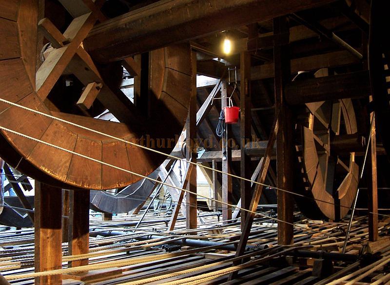 Early flying equipment at the Comedy Theatre in September 2009 - Photo M.L.
