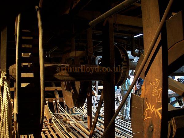 Early flying equipment at the Comedy Theatre in September 2009 - Photo M.L.