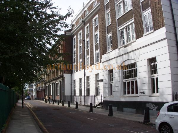The site of the Well Street, now Ensign Street, elevation of the Royalty Theatre, later the Brunswick Theatre in 2013 - Photo M. L. 